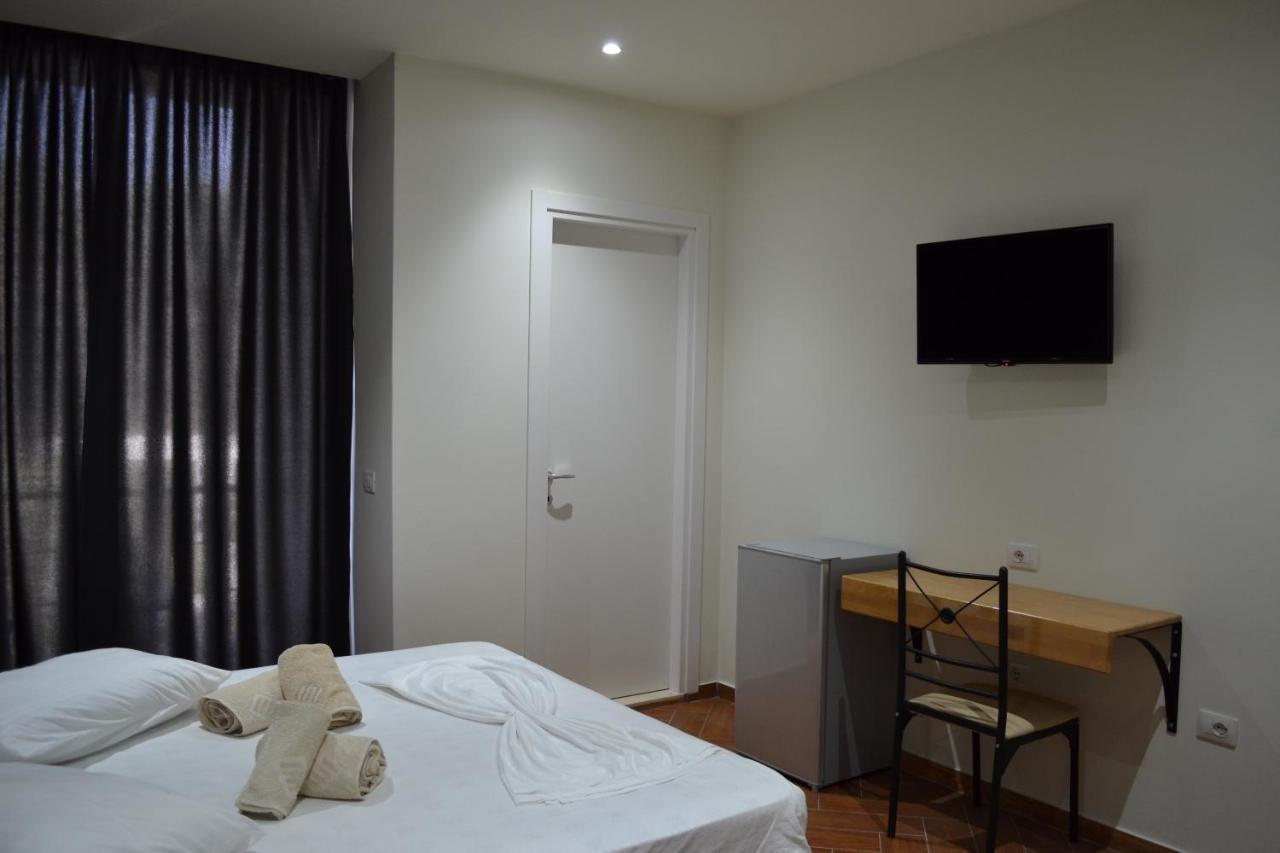 Hotel Kavalona Park Vlorë Esterno foto